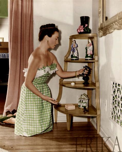 Hot Sexy Agnes Moorehead Bikini Pics