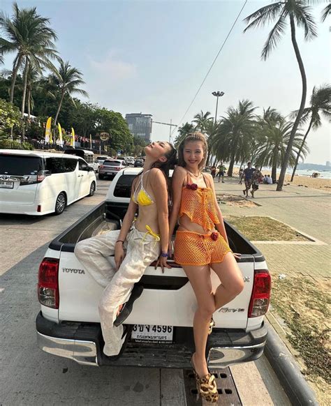 Quỳnh Anh Shyn khoe body cực bốc lửa khi diện bikini mảnh Saostar vn