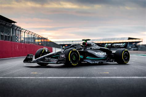 Mercedes-AMG Petronas F1 | Bahrain 2023 | [1619x1080] : r/F1Porn