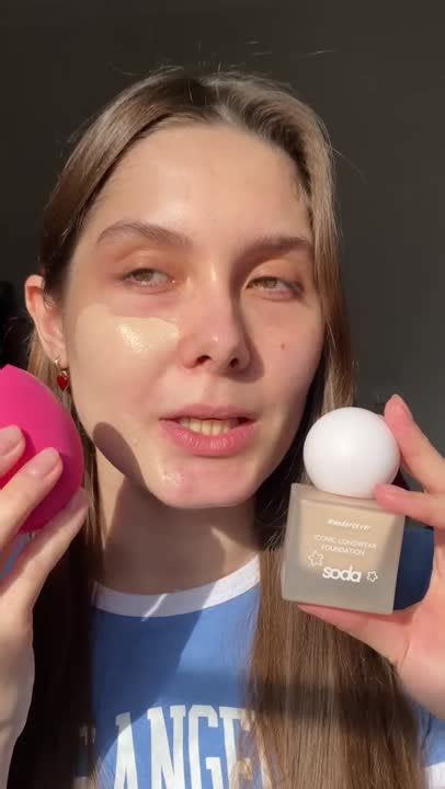 SODA Стойкая тональная основа ICONIC LONGWEAR FOUNDATION #undercover ...
