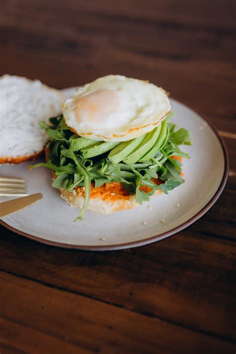 AVOCADO & EGG SANDWICH