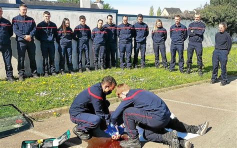 Douze stagiaires en formation premiers secours à Landivisiau Le