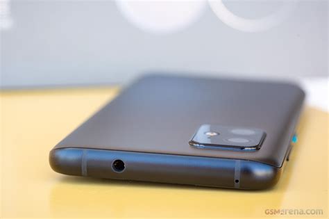 Asus Zenfone 8 pictures, official photos