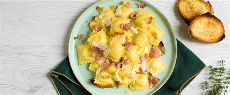 Four Cheeses Ravioli With Prosciutto Toasted Bread And Thyme Buitoni Fresco