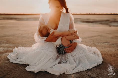 Breastfeeding Photoshoot Mother Daughter In 2020 Breastfeeding Mother