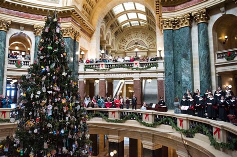 Christmas Tree Or Holiday Tree The Frosty Feud Splintering A State