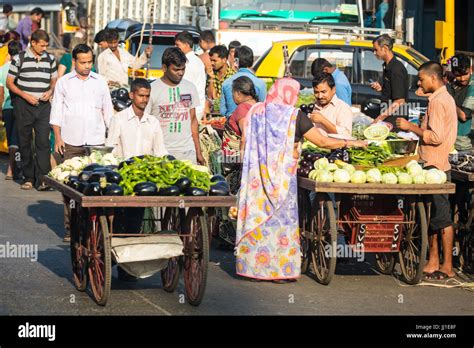 Mumbai Street Sellers Stock Photo Alamy
