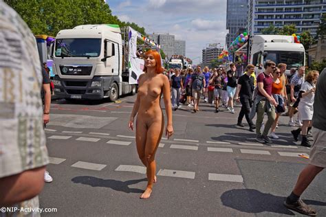 Dolly Dyson Walking Naked In Berlin Picture By Girls Of Desire