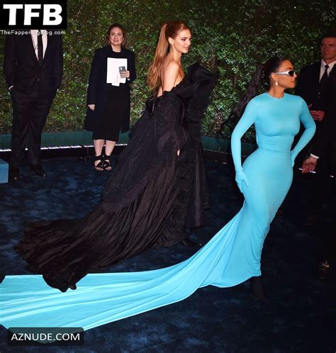 Kim Kardashian Sexy Seen Showing Off Her Hot Curves At The Vanity Fair Oscar Party In Beverly