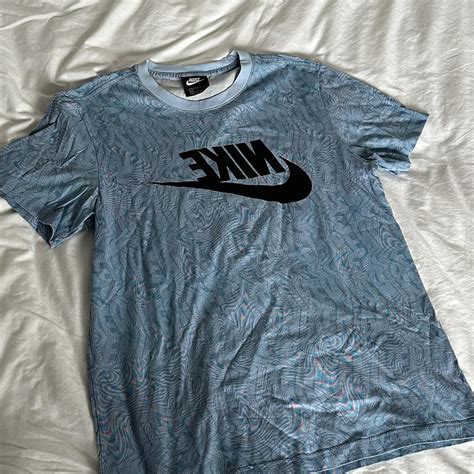 nike  swoosh  shirt condition  size depop