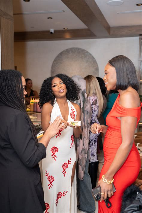 Mavely Meetups • Influencer Networking & Community-Building