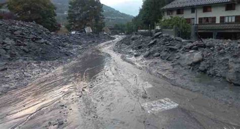 Nubifragio A Bardonecchia Uno Tsunami Di Fango Invade Il Paese Nanopress