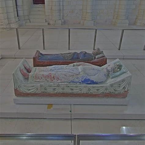 Tomb of King Richard I of England in Fontevraud-l'Abbaye, France ...