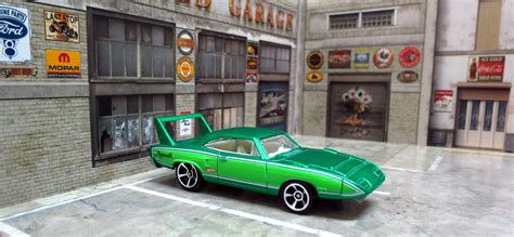 Garagem Hot Wheels Plymouth Superbird 1970