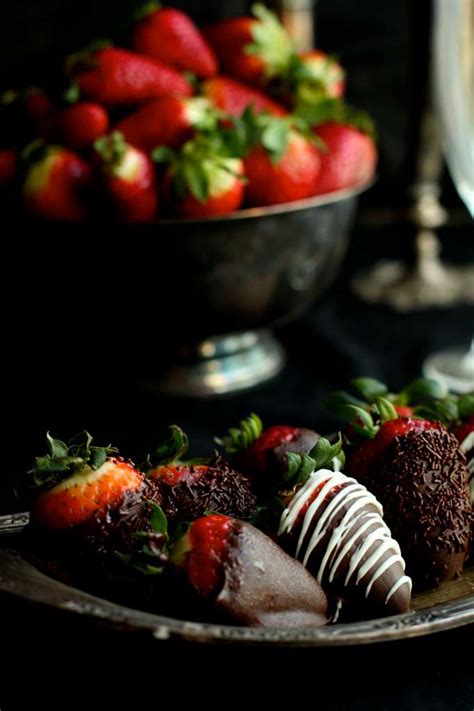 Chocolate Dipped Strawberries - The Seaside Baker