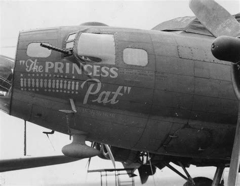 The Nose Art Of A B 17 Flying Fortress Nicknamed Nose Art Vintage