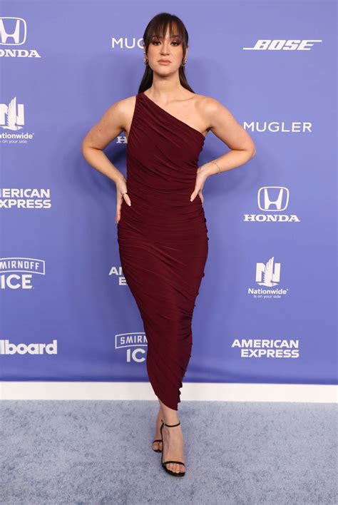 Alisha Marie - Outfits, Style, and Looks - K4 Fashion