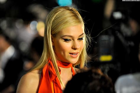 Nicola Peltz Straight Babe Beautiful Celebrity Posing Hot