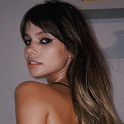 9 Hot Sexy Clarissa Muller Bikini Pics