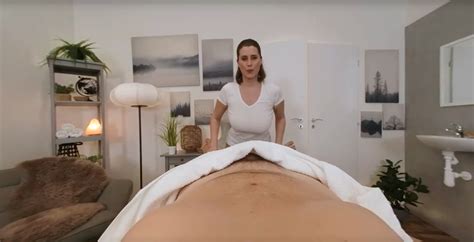 Massage Lady Lyne VR Porn Video VRPorn