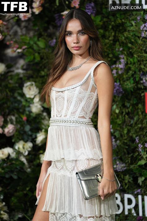 Hana Cross Sexy Seen Flaunting Her Hot Tits And Legs At The Bridgerton World Premiere In London