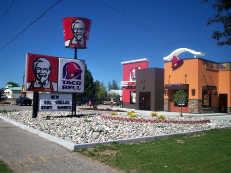 File:Kfc taco bell.jpg - Wikimedia Commons