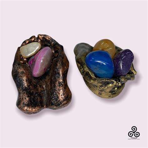 Mano de la abundancia Chica - Trisquel en Linea