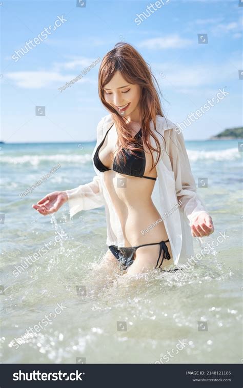 Im Genes De Hot Asian Bikini Im Genes Fotos Y Vectores De Stock Shutterstock
