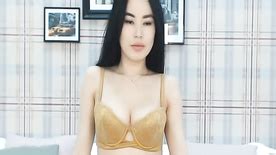Asian Babe Is An Absolutely Mesmerizing Cam Show Cnn Amador