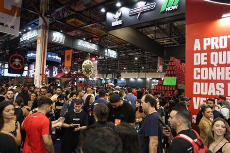 Arnold Sports Festival Bate Recorde E Ultrapassa Meio Bilh O De