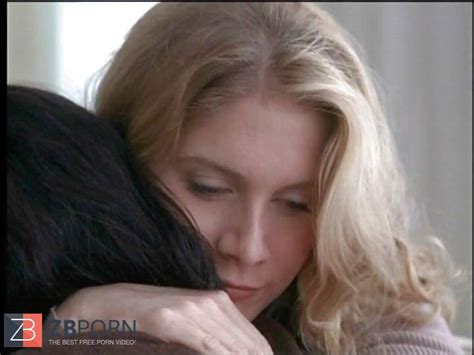 ELIZABETH MITCHELL In GIA ZB Porn