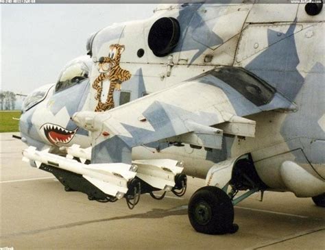 "Музейное творчество" - ракеты Р-60 под Ми-24Д на направляющих ПТУР ...