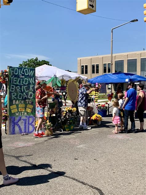 Photos of a Very Different Kalamazoo Do-Dah Parade - 2021