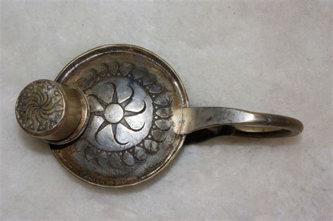 Светильник масляный.