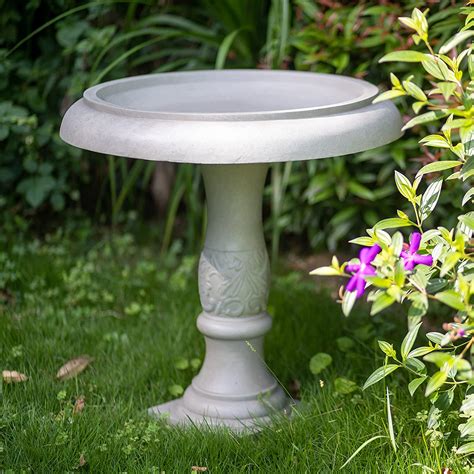 Concrete Bird Baths – Elegance For Your Garden!