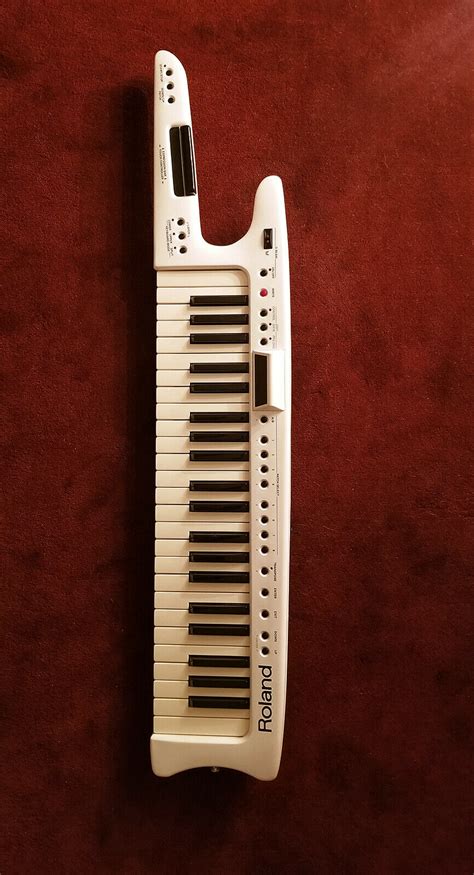 Roland AX-7 Keytar – Synthfind