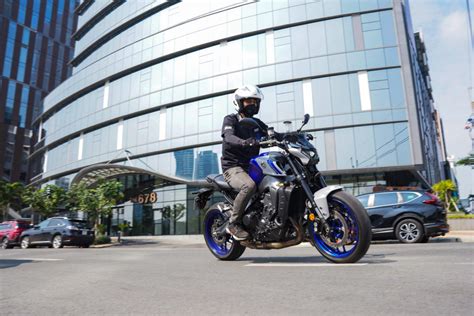 Xe Naked Bike là gì 5 Mẫu Naked Bike Yamaha tốt nhất hiện nay Revzone Yamaha Motor