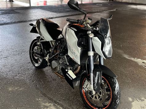 Купить б у KTM 990 Super Duke инжектор 6 передач в Балашихе белый naked bike 2008 года на Авто