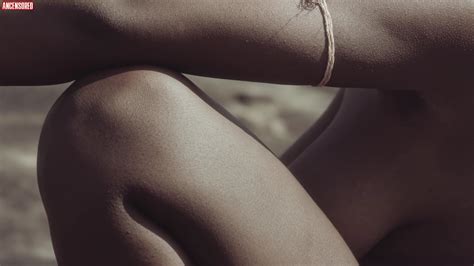 Naked Yakini Kalid In Quebramar