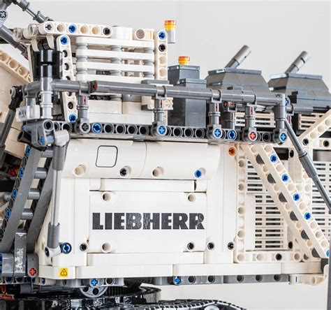 Nouveauté LEGO Technic 42100 Liebherr R9800 avec nouveau système ...