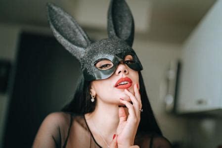 Mich Pérez da prueba de su OnlyFans con diminuto bikini y un baile muy sensual presume que el