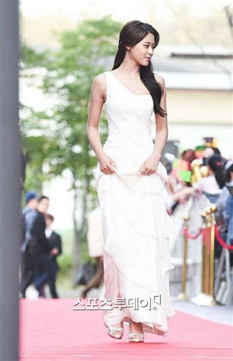 Pin By The Attack Titan On Seolhyun Kpop Girls Formal Dresses White