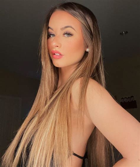 Emmily Elizabeth Nude Onlyfans Video Leaked Influencerchicks