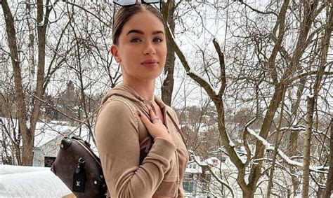 7 Hot Sexy Kaylie Leas Bikini Pics