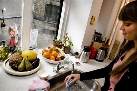 Lad kvinden klare opvasken så får du mere sex BT Sex og parforhold bt dk