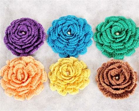 Вязаные розы