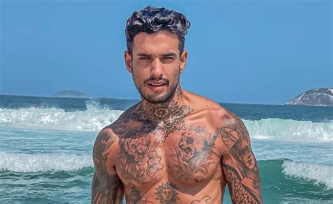 Matheus Sampaio tem nude vazado após criar perfil Não é gay se