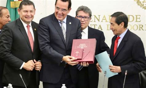 Recibe Pérez Astorga Paquete Económico 2023 En El Senado