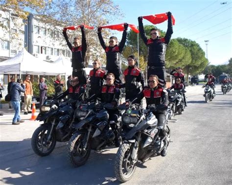 Motosikletli Polis Timleri Akrobasi Ovu Yapt Son Dakika