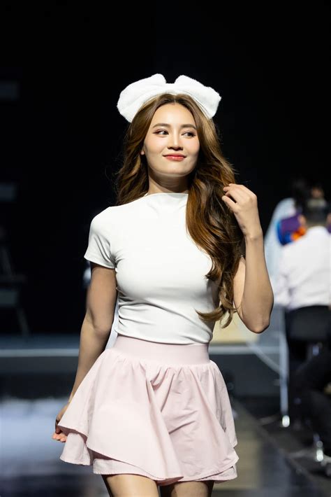 Lan Ng C M C Bikini H B O Khoe V Ng N Ng B Ng M T D N M Ng Ch Lo Cho C T S Ng Ng I P